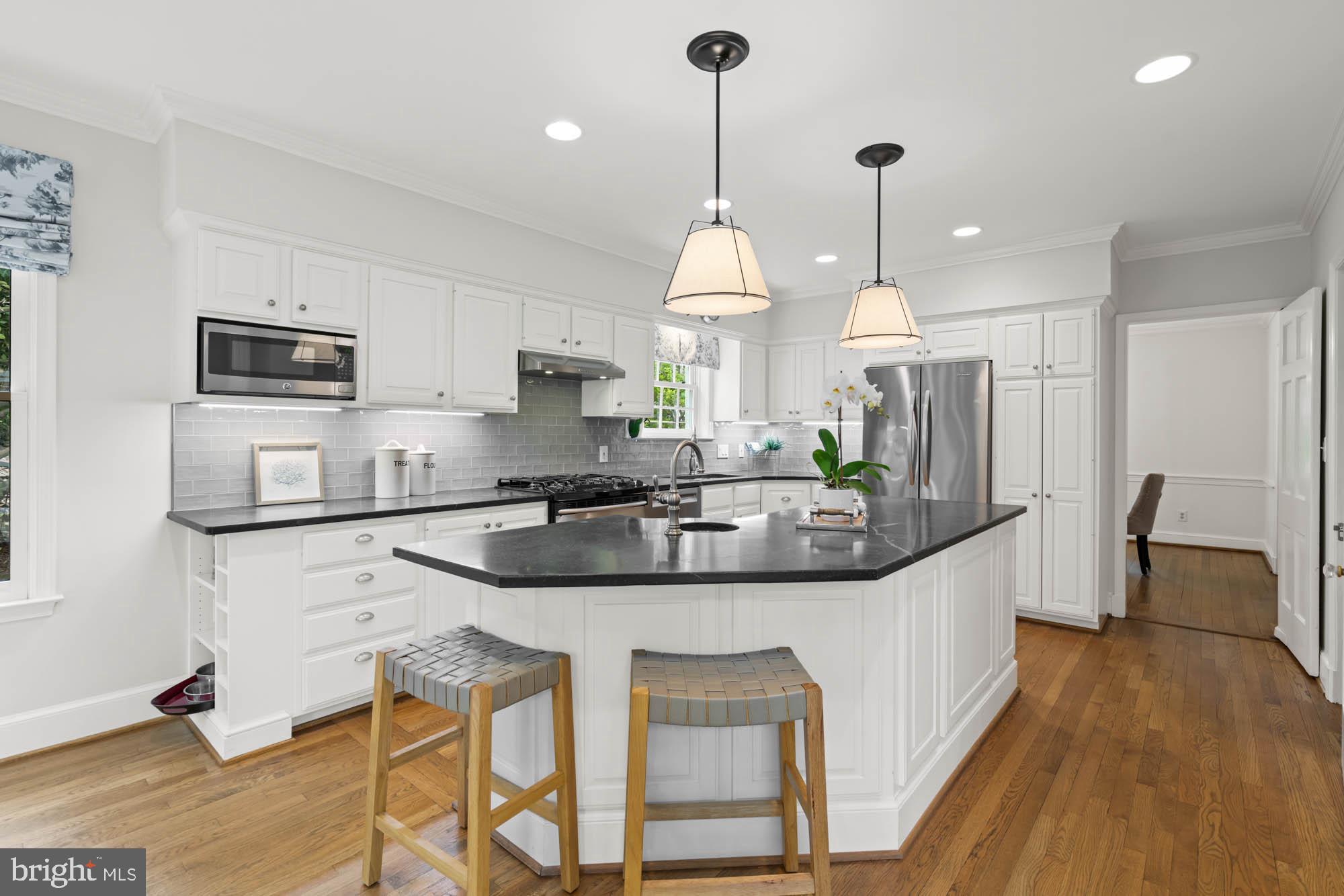 WESTMORELAND HILLS - Residential