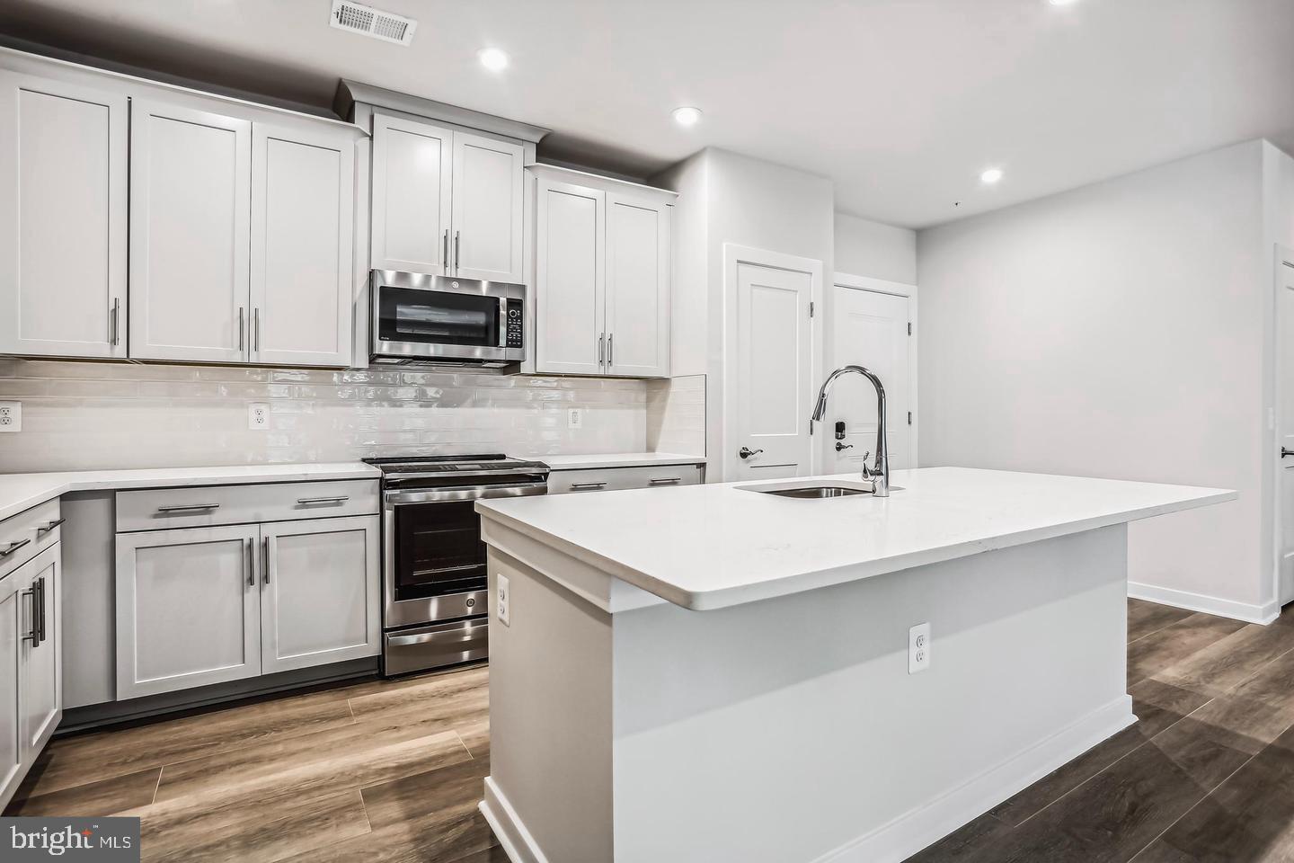 TALL OAKS - Residential Lease