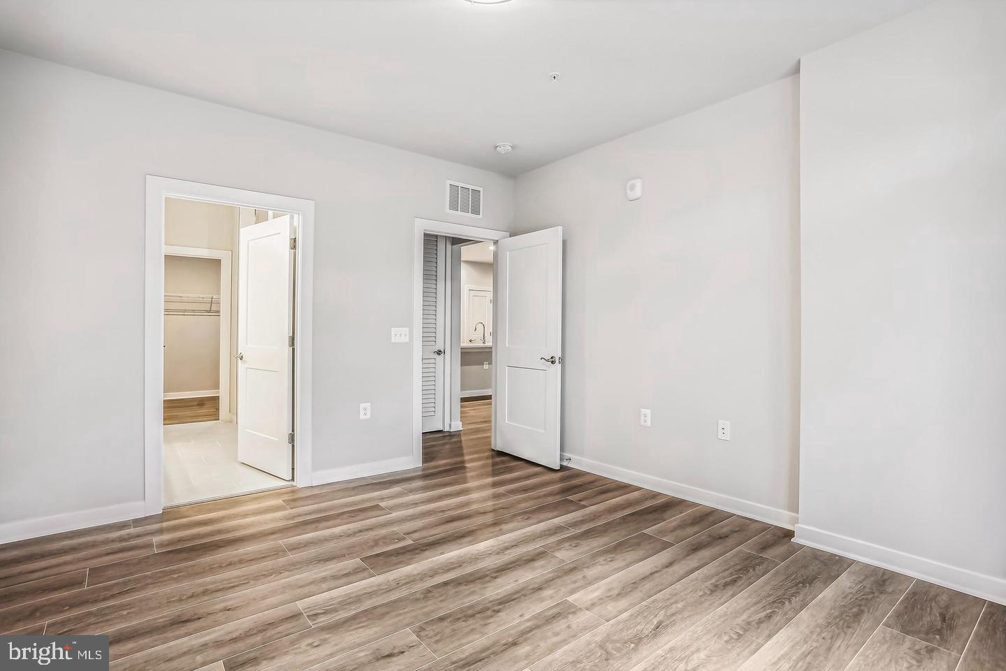 TALL OAKS - Residential Lease