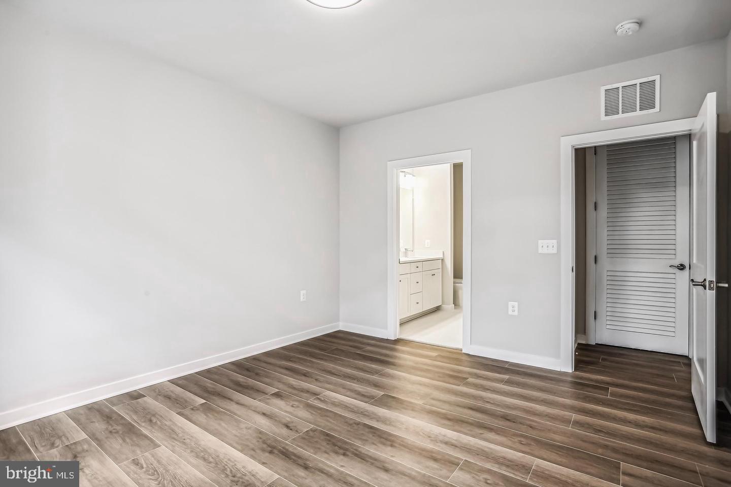 TALL OAKS - Residential Lease