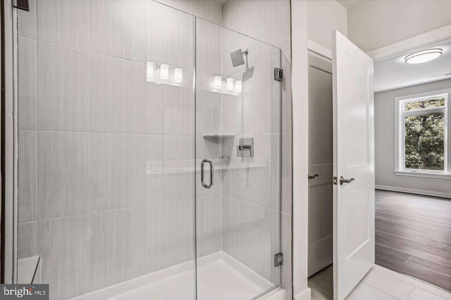 TALL OAKS - Residential Lease