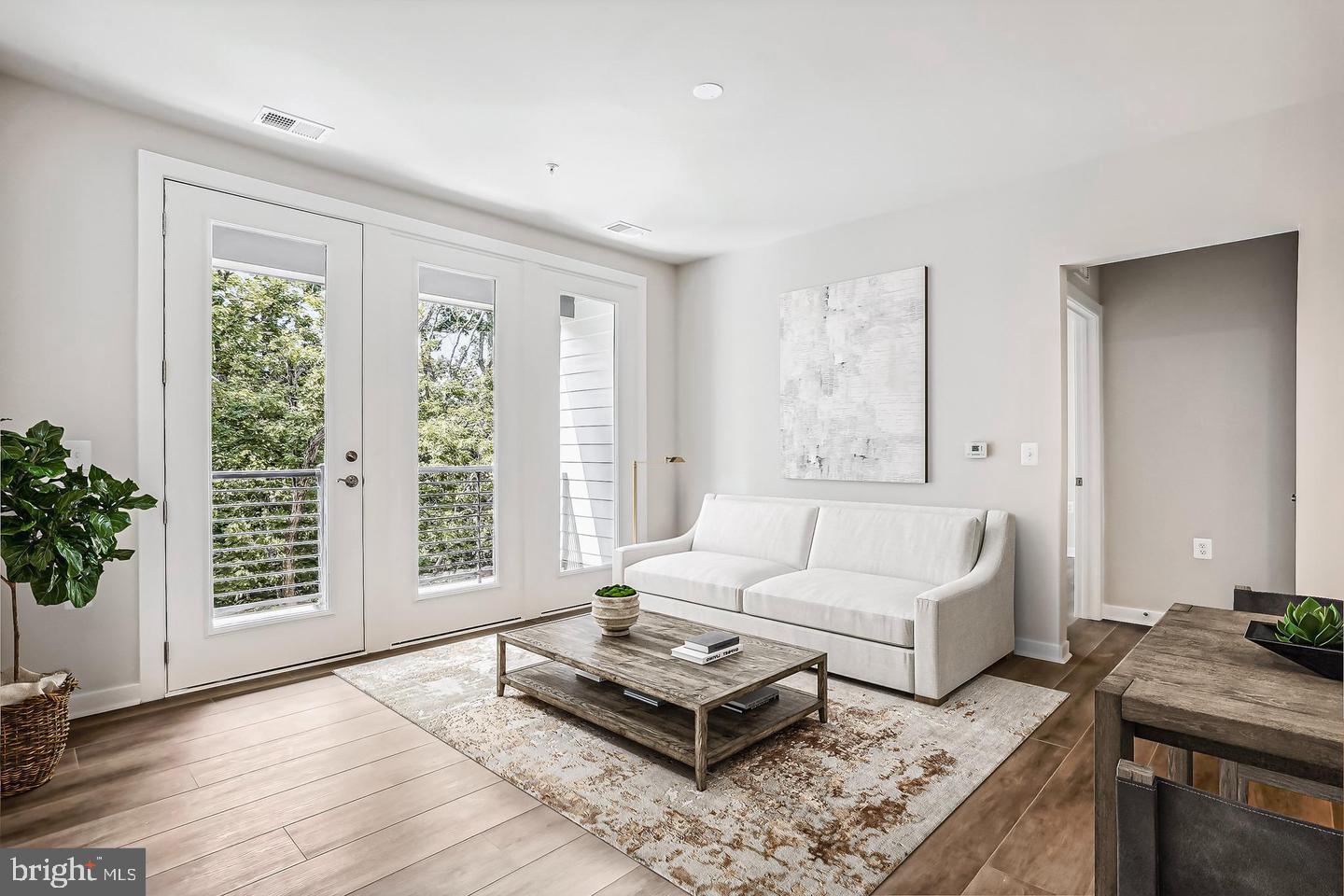 TALL OAKS - Residential Lease