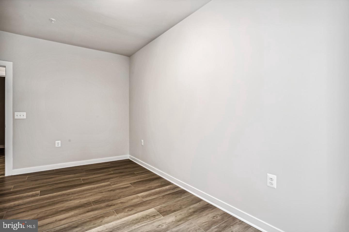 TALL OAKS - Residential Lease