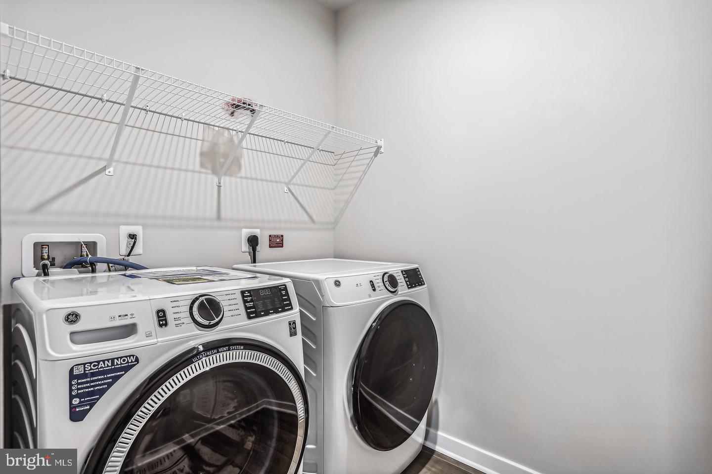 TALL OAKS - Residential Lease