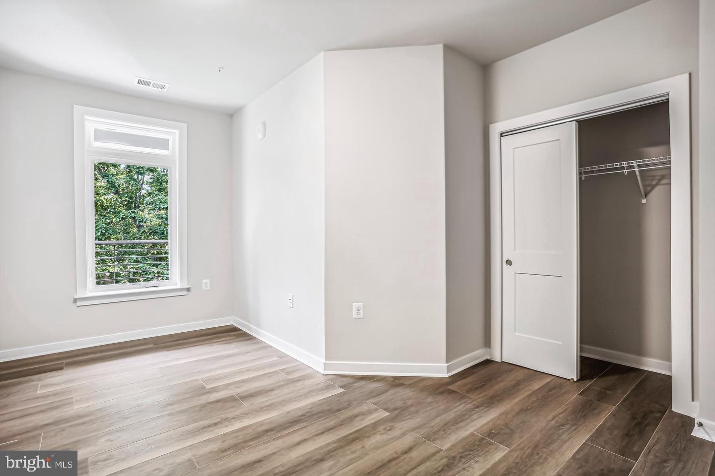 TALL OAKS - Residential Lease