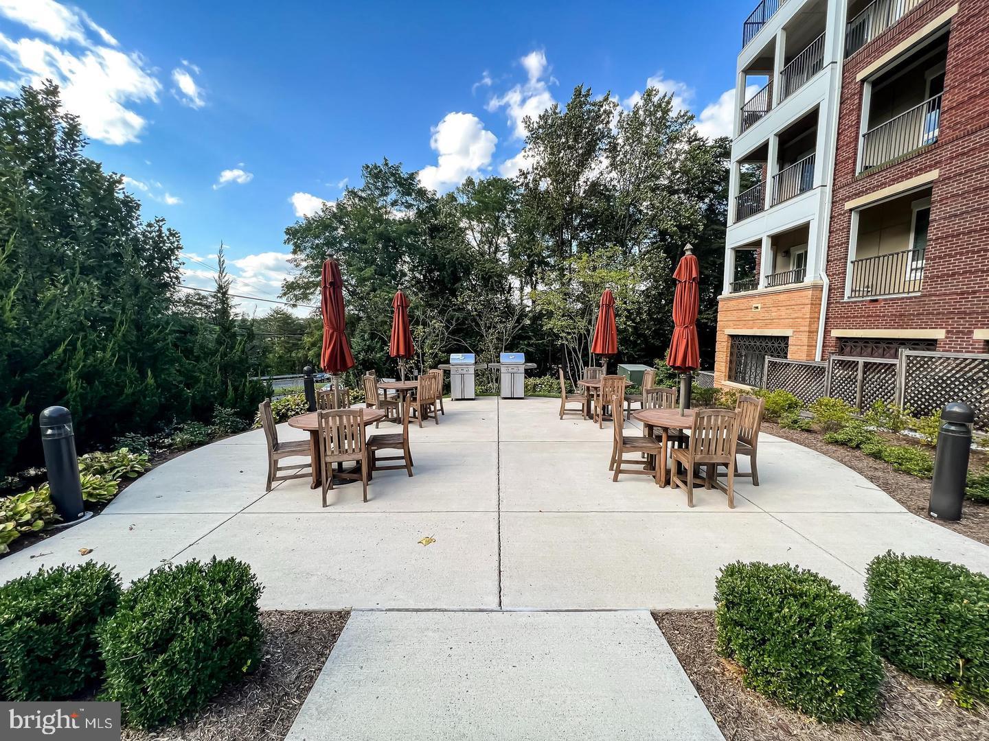 TALL OAKS - Residential Lease