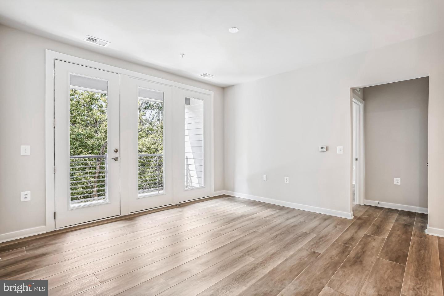 TALL OAKS - Residential Lease