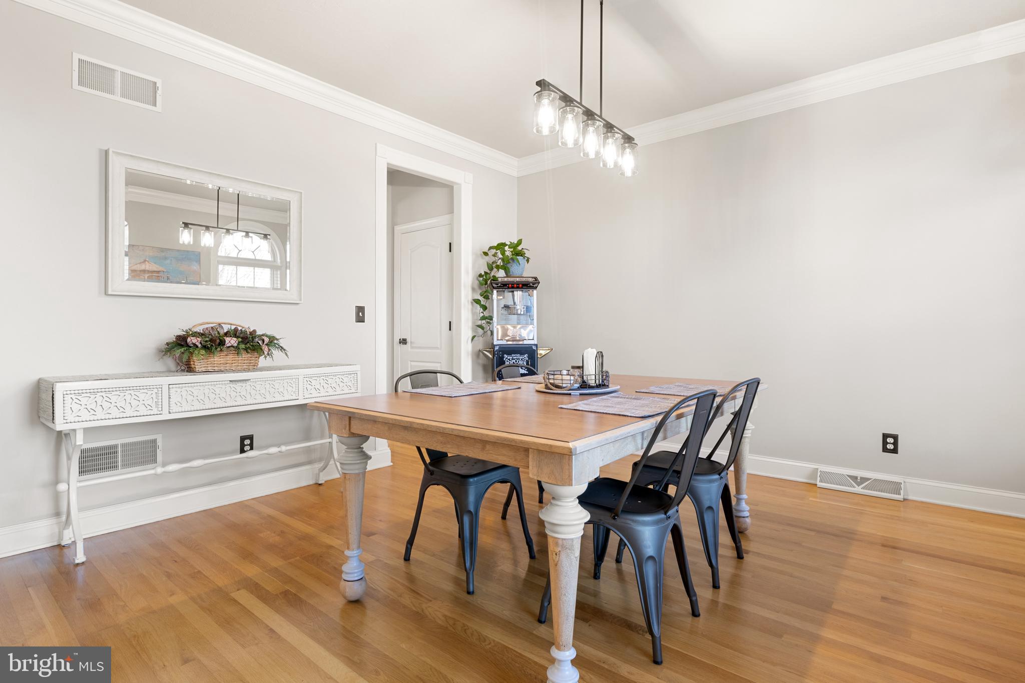 HEPPLEWHITE ESTATES - Residential