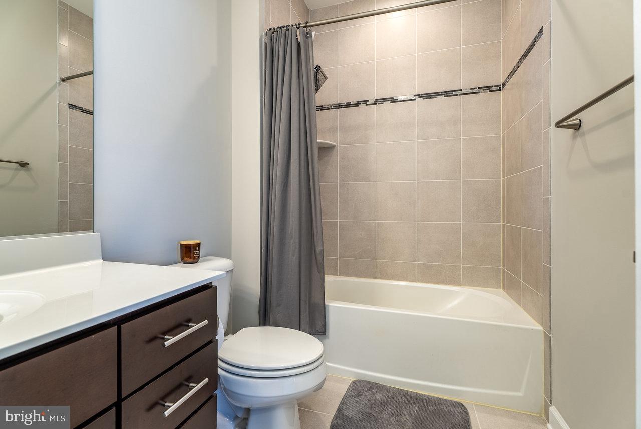 PRESTON LAKE - Residential