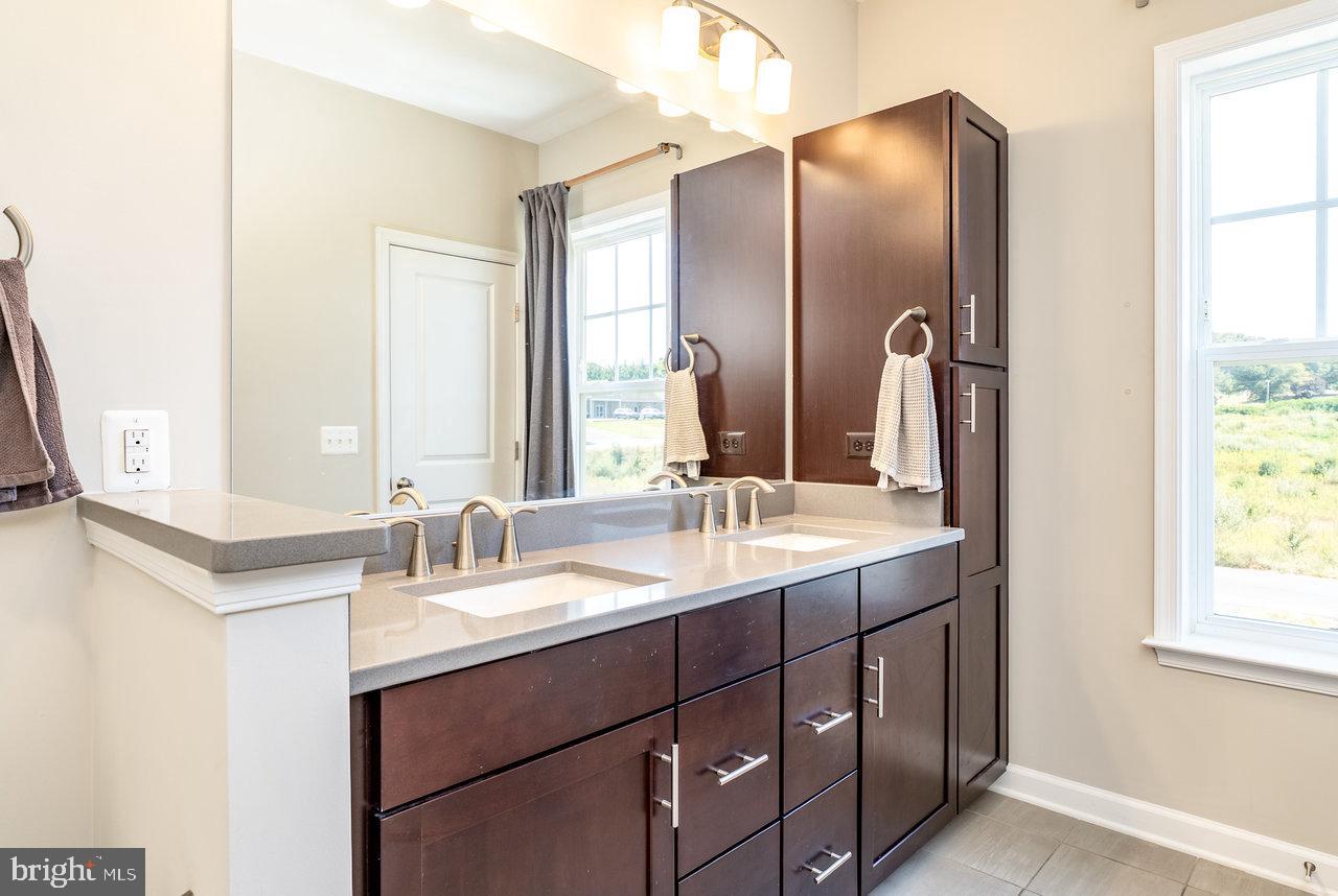 PRESTON LAKE - Residential