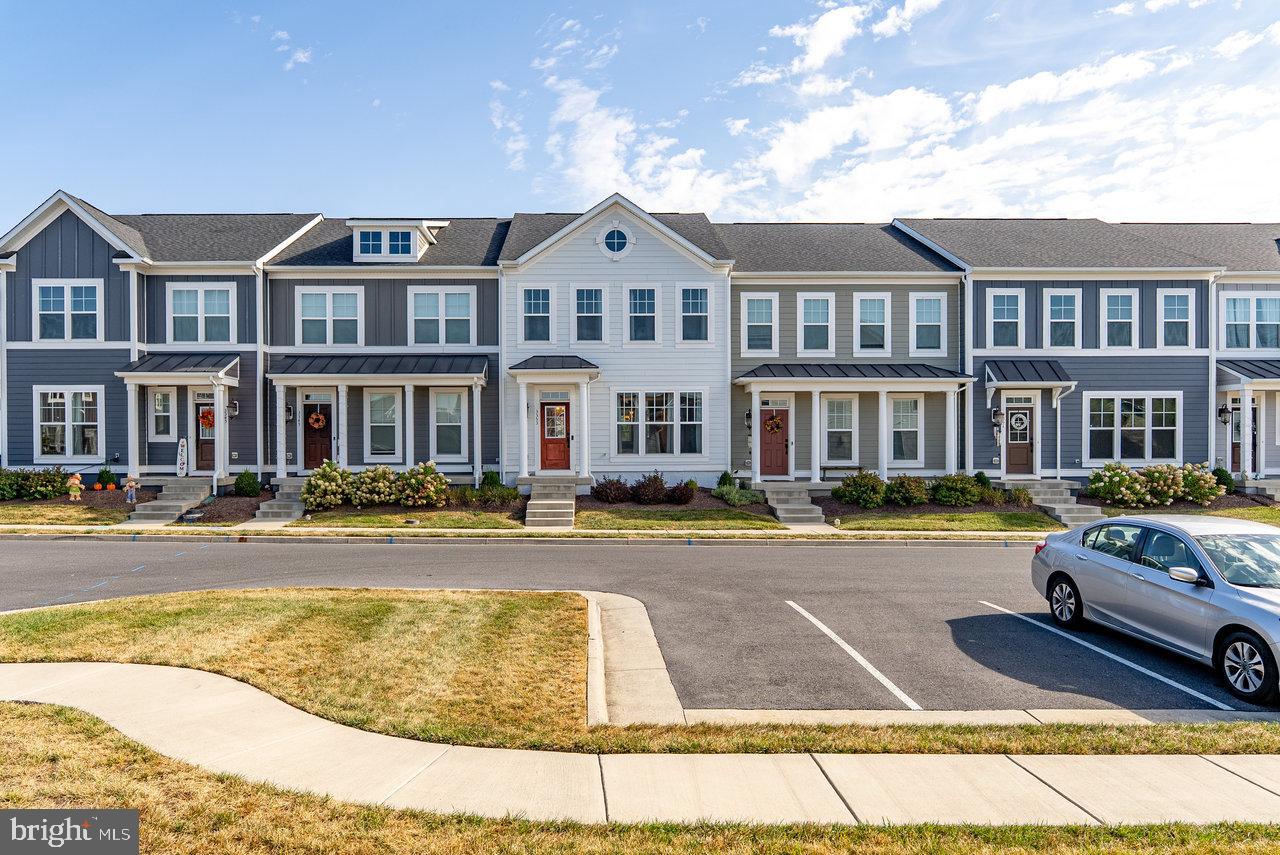 PRESTON LAKE - Residential