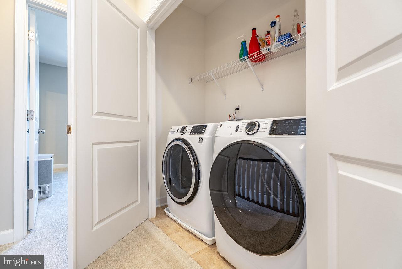 PRESTON LAKE - Residential