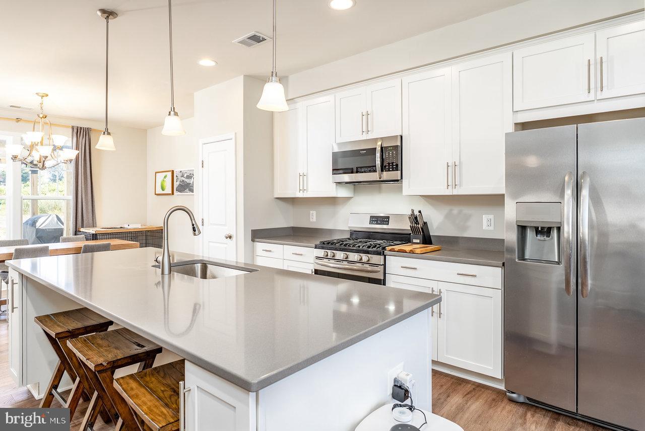 PRESTON LAKE - Residential