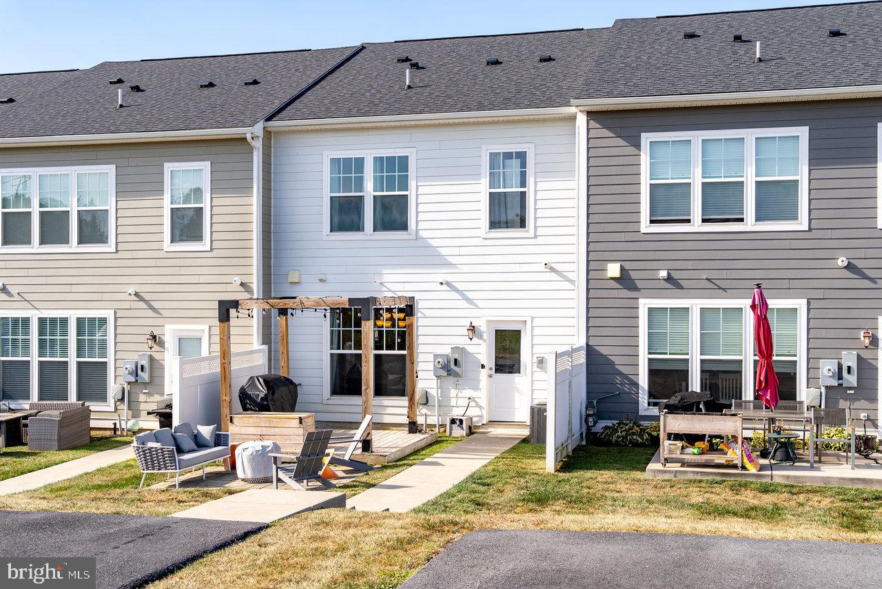 PRESTON LAKE - Residential