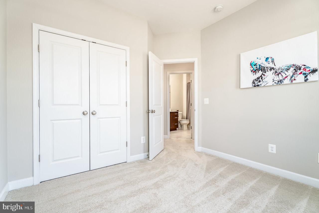 PRESTON LAKE - Residential