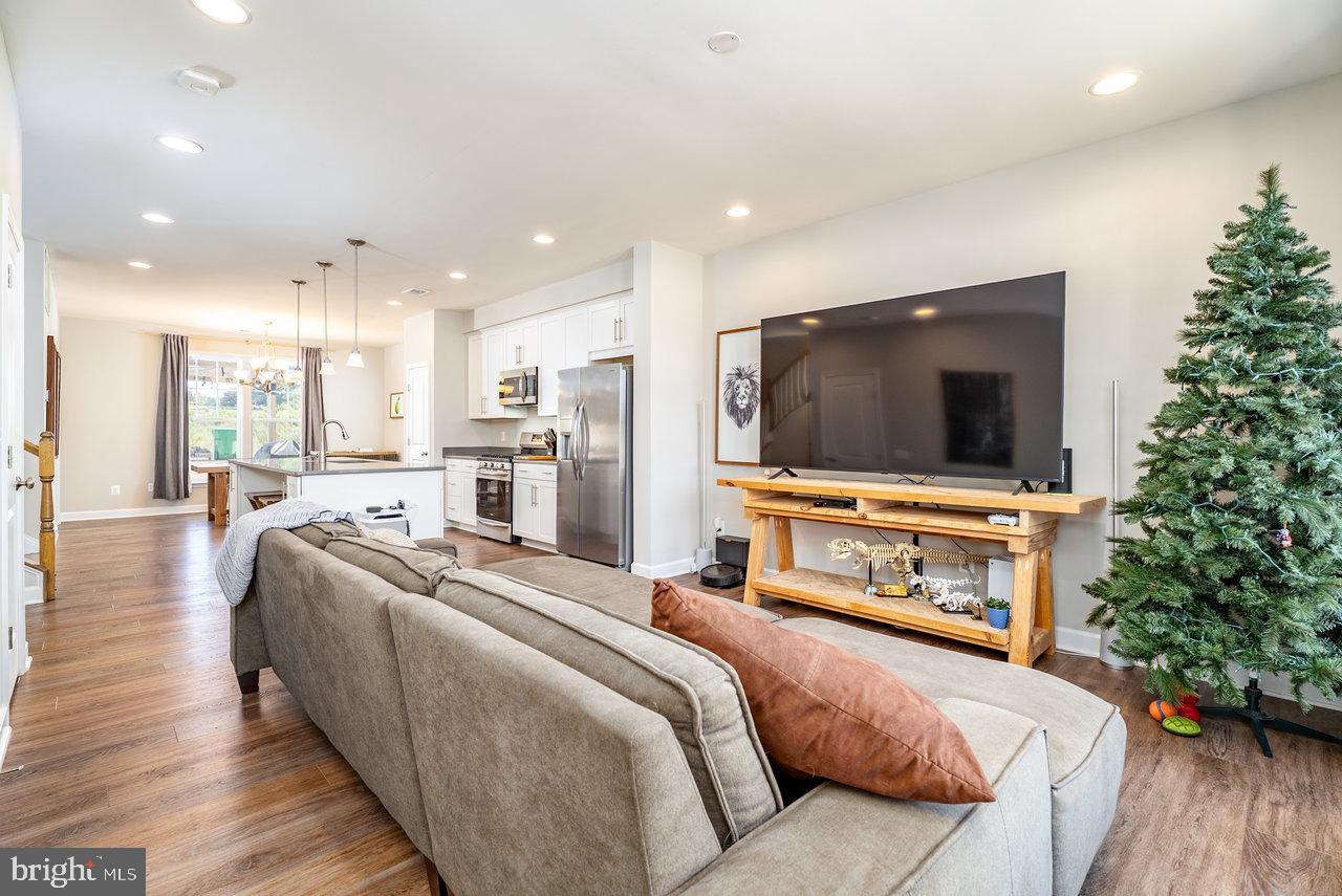 PRESTON LAKE - Residential