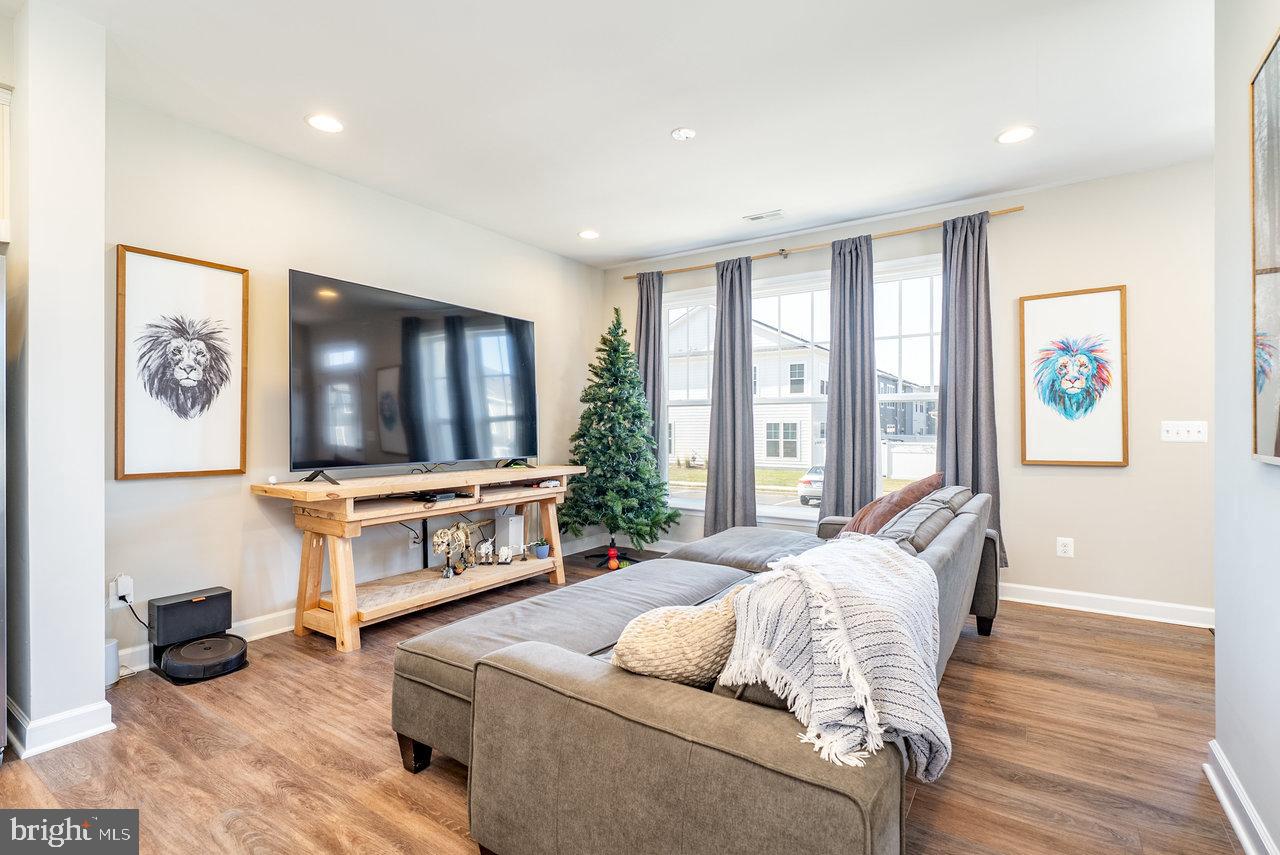 PRESTON LAKE - Residential