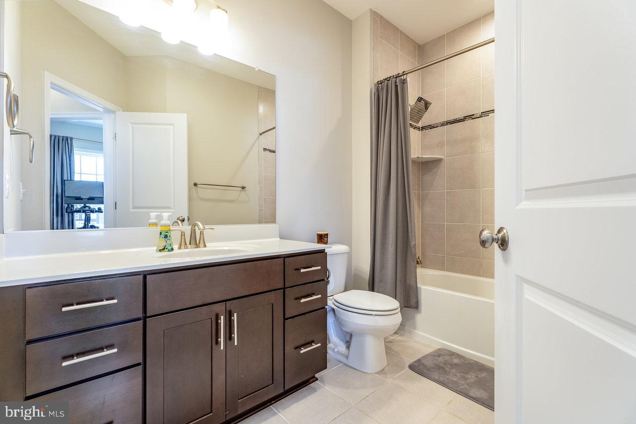 PRESTON LAKE - Residential