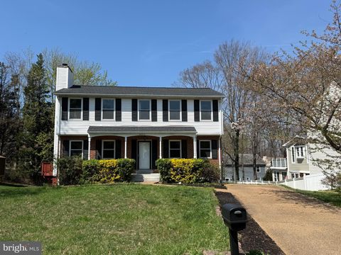 Photo of 6012 Phillipp Court, WOODBRIDGE, VA 22193 (MLS # VAPW2114668)