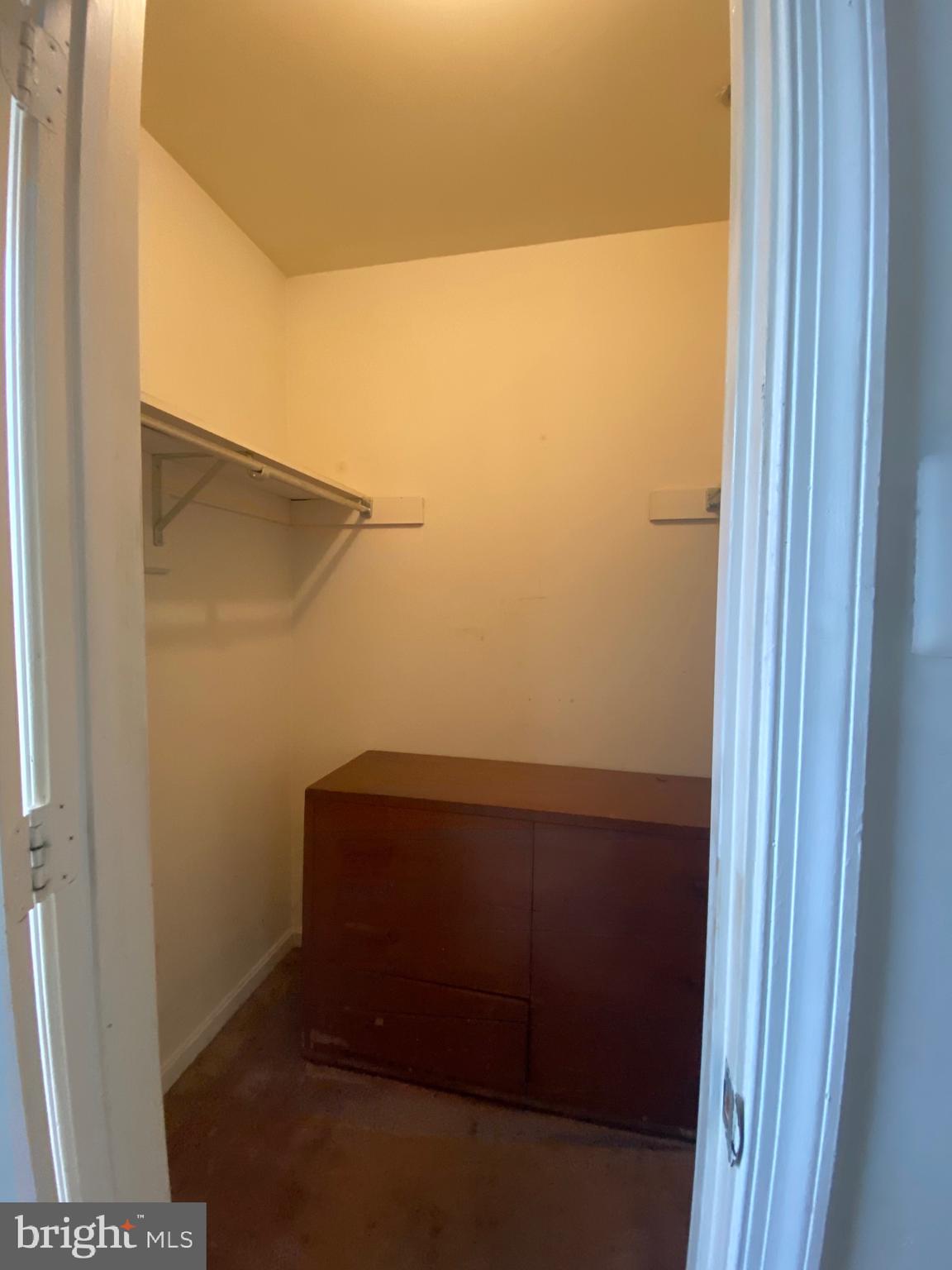 LONDON WOODS - Residential