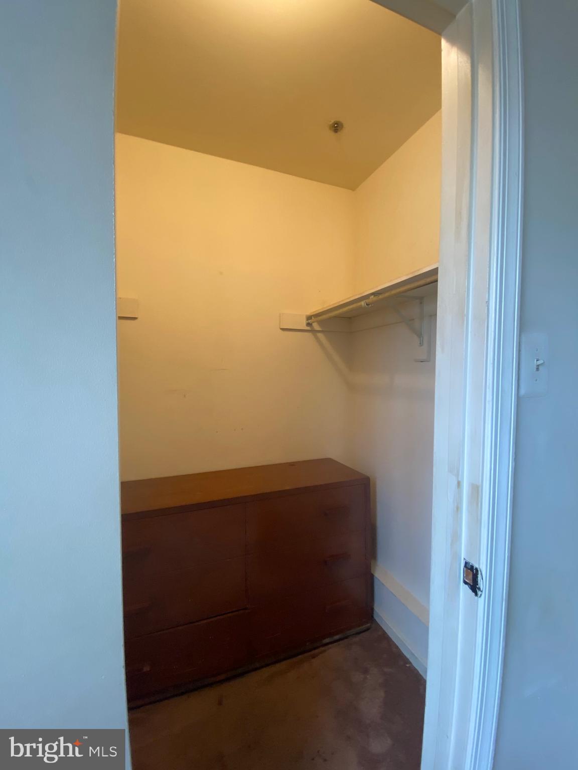 LONDON WOODS - Residential