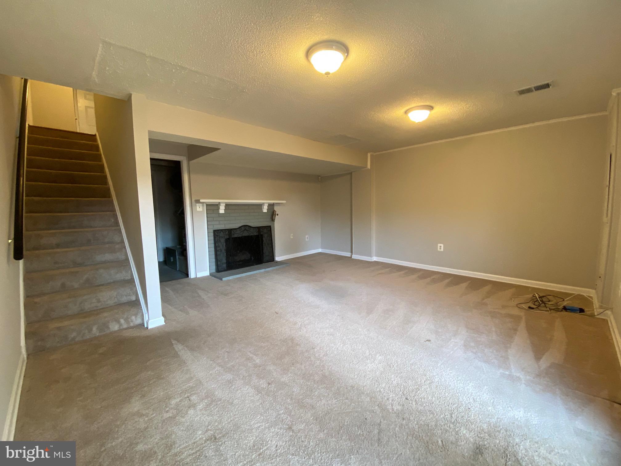 DALE CITY - Residential Lease