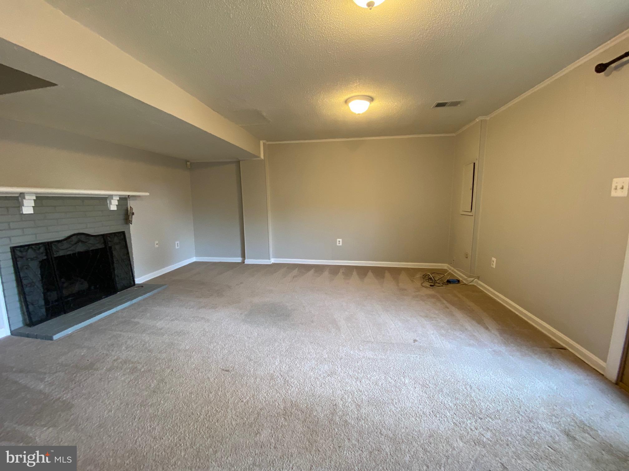 DALE CITY - Residential Lease