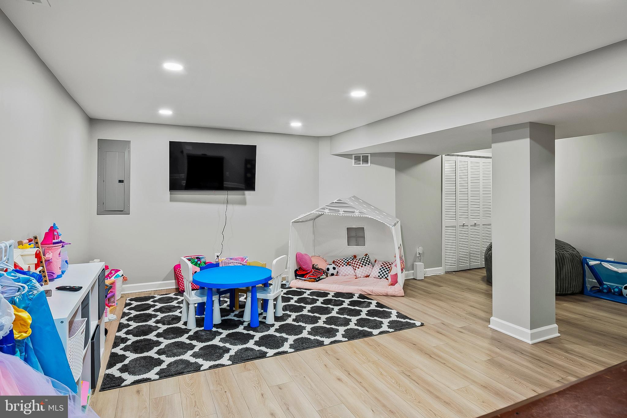 ROLAND TERRACE - Residential