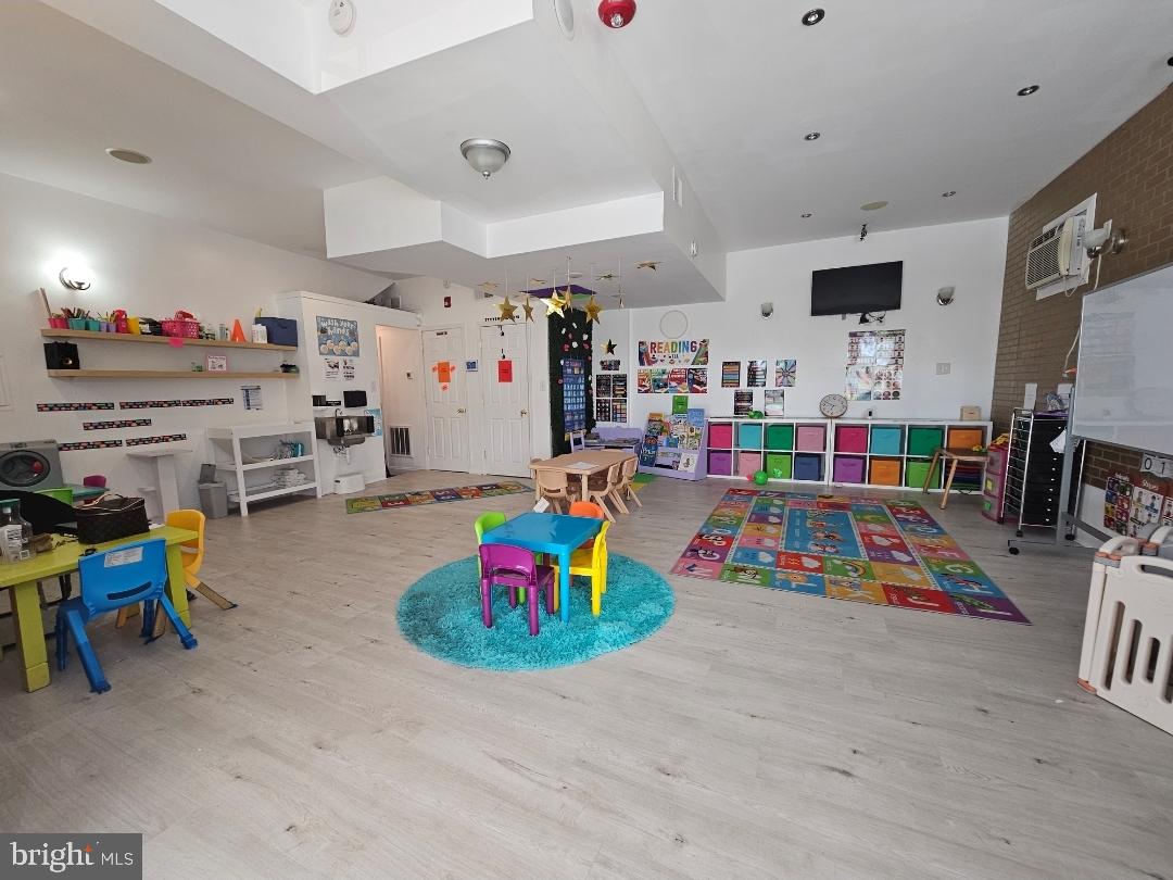 CHESTER CITY - Commercial Sale