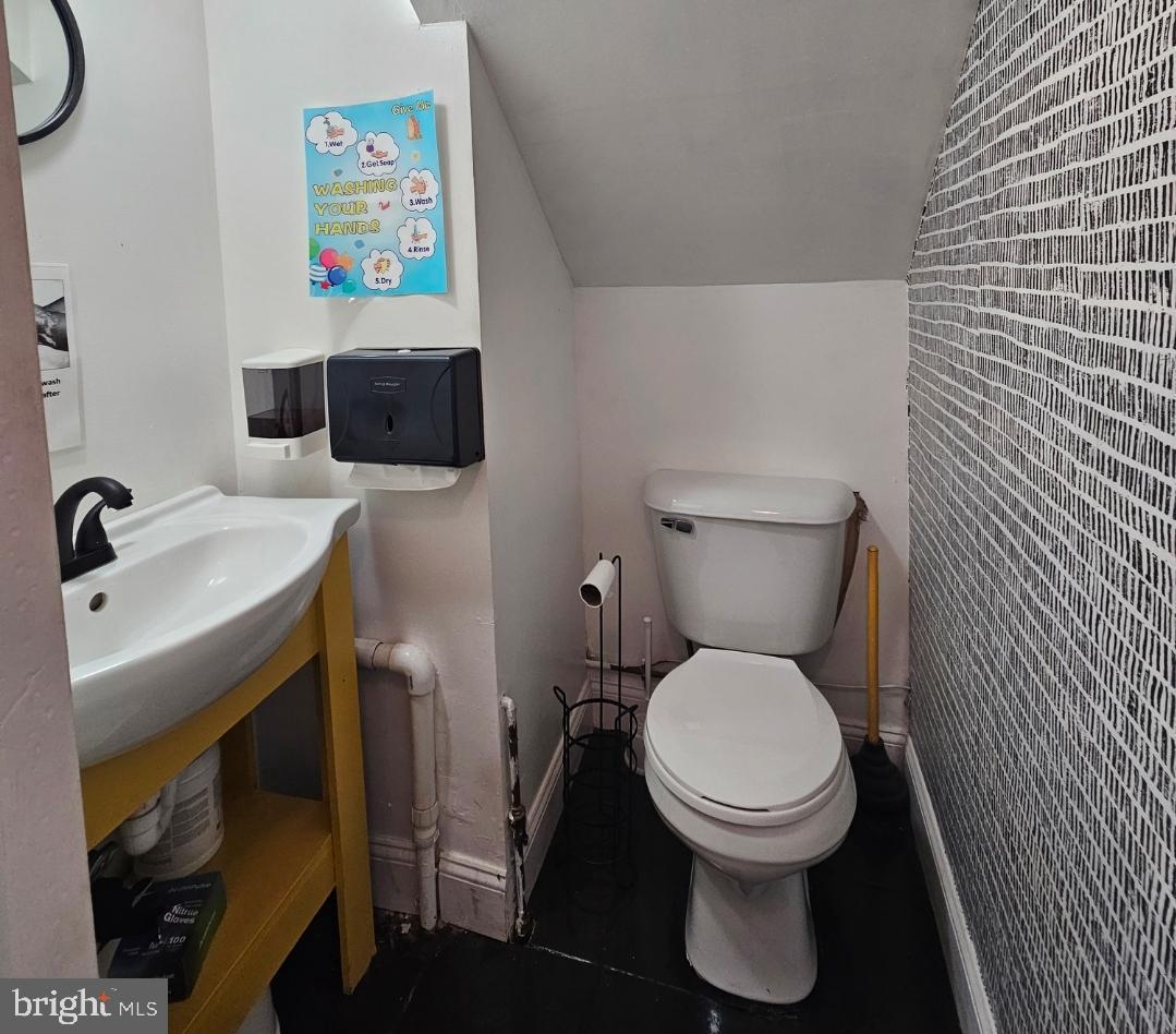 CHESTER CITY - Commercial Sale