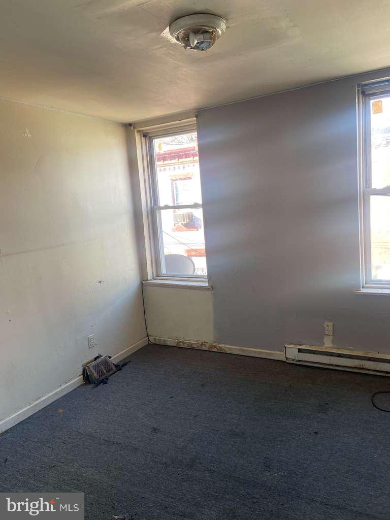 STRAWBERRY MANSION - Residential