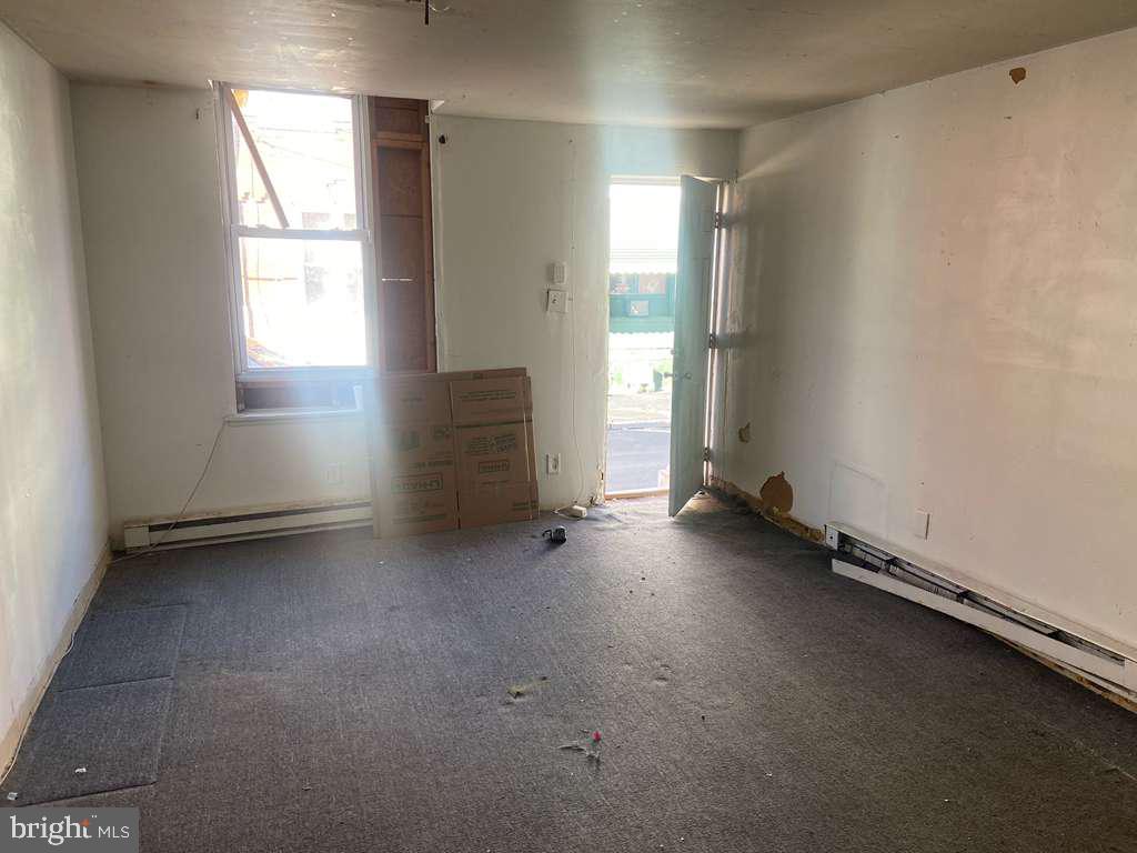 STRAWBERRY MANSION - Residential