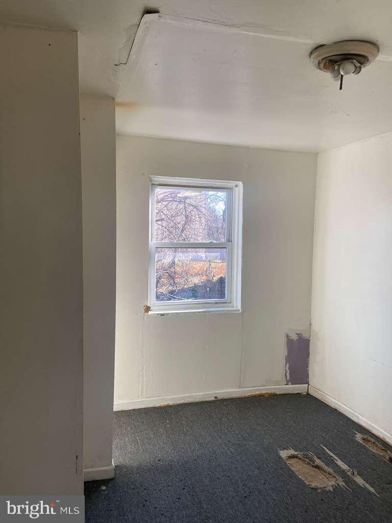 STRAWBERRY MANSION - Residential