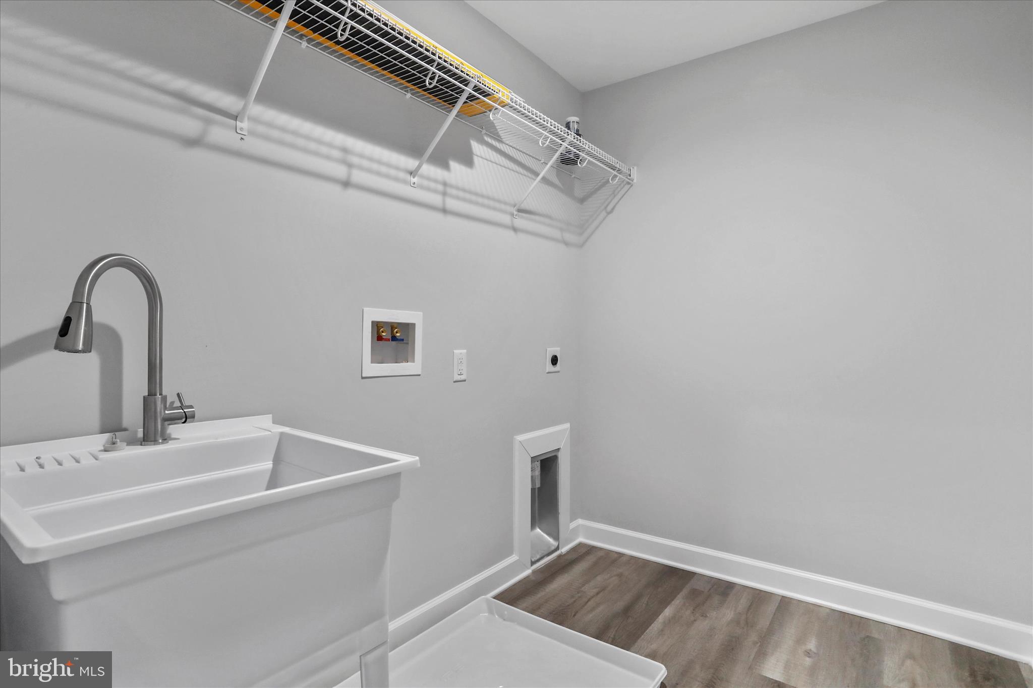 PARKSIDE ESTATES - Residential