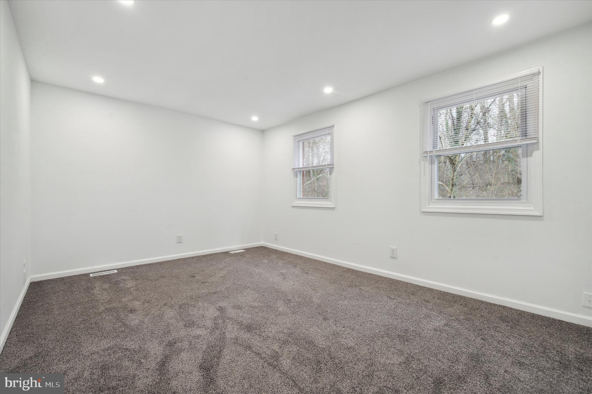 GREEN TREE - Residential