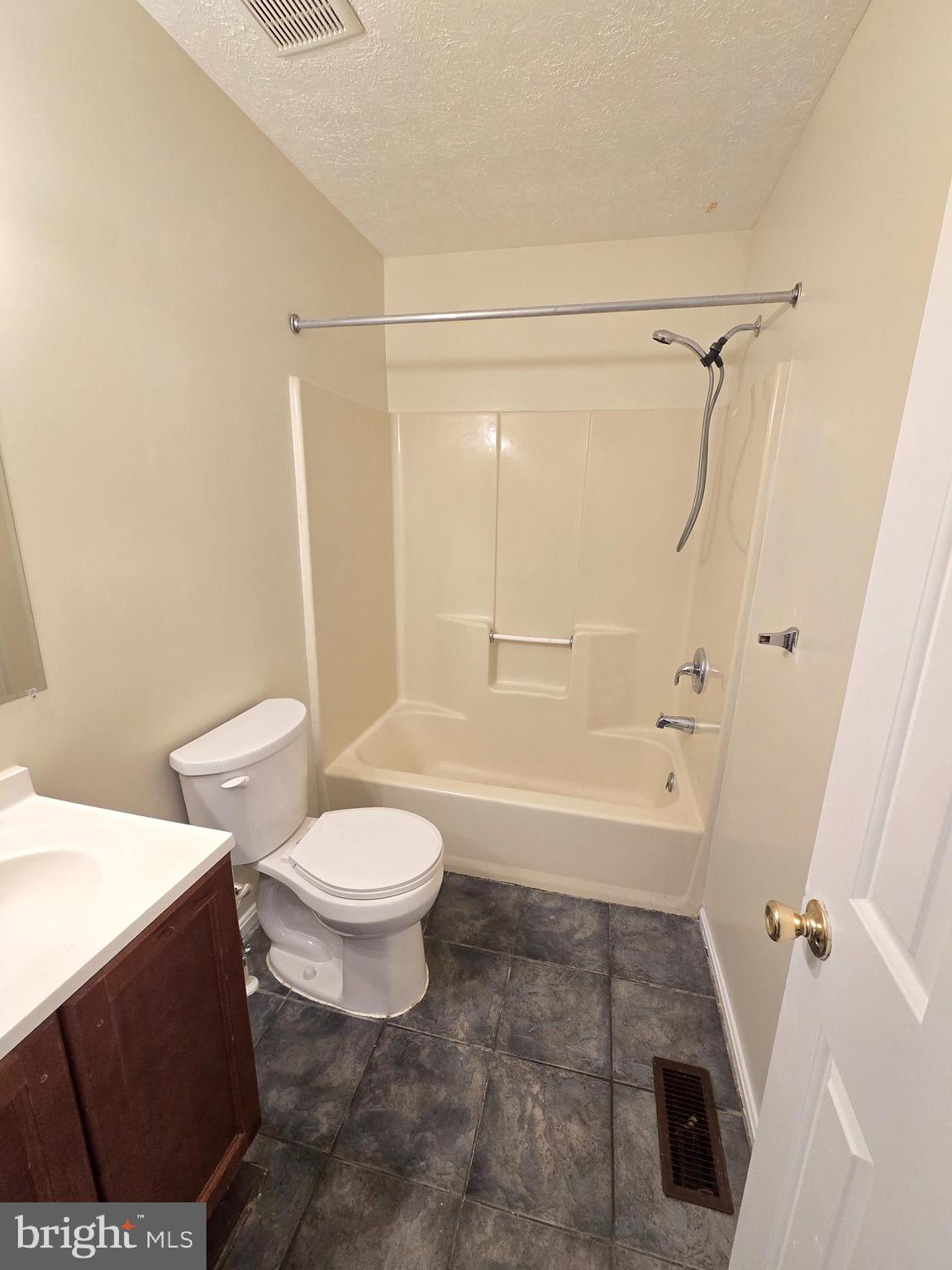 HILLMEADE STATION PLAT O - Residential Lease