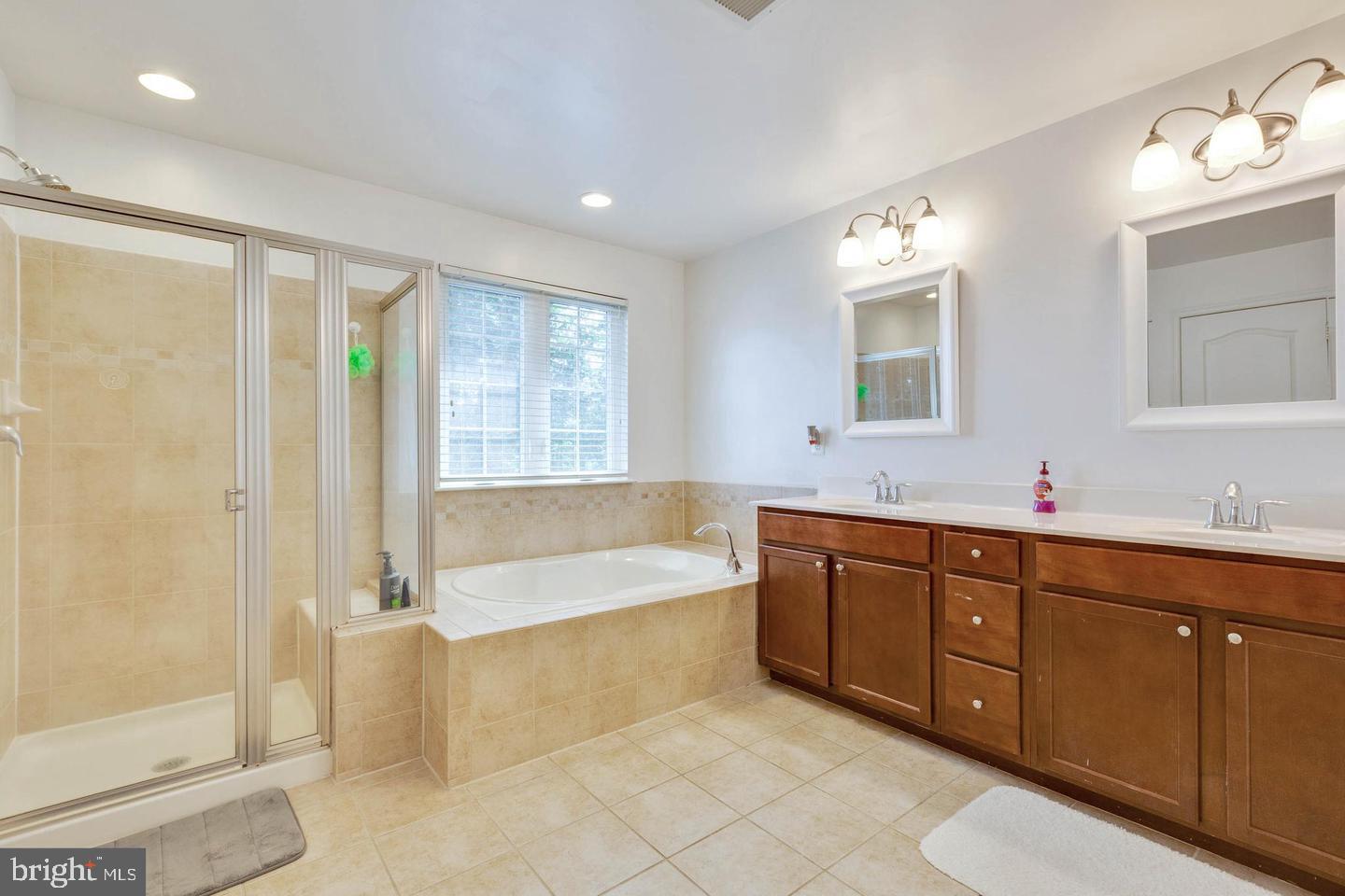 WHITE OAK - Residential