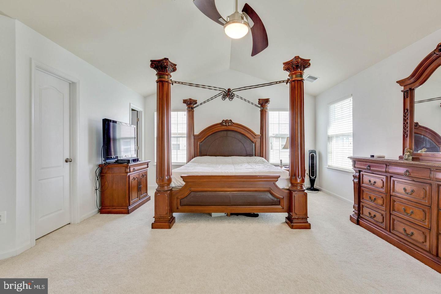 WHITE OAK - Residential