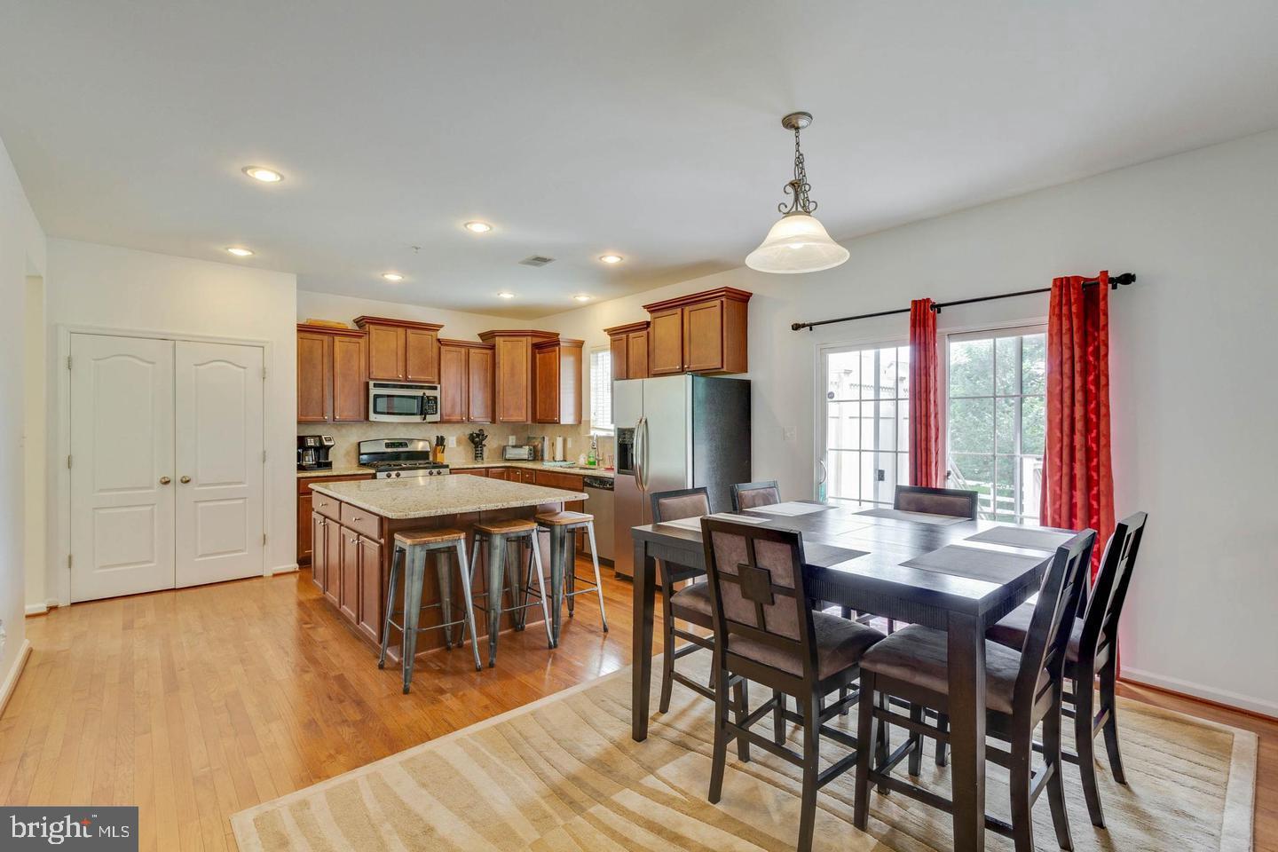 WHITE OAK - Residential