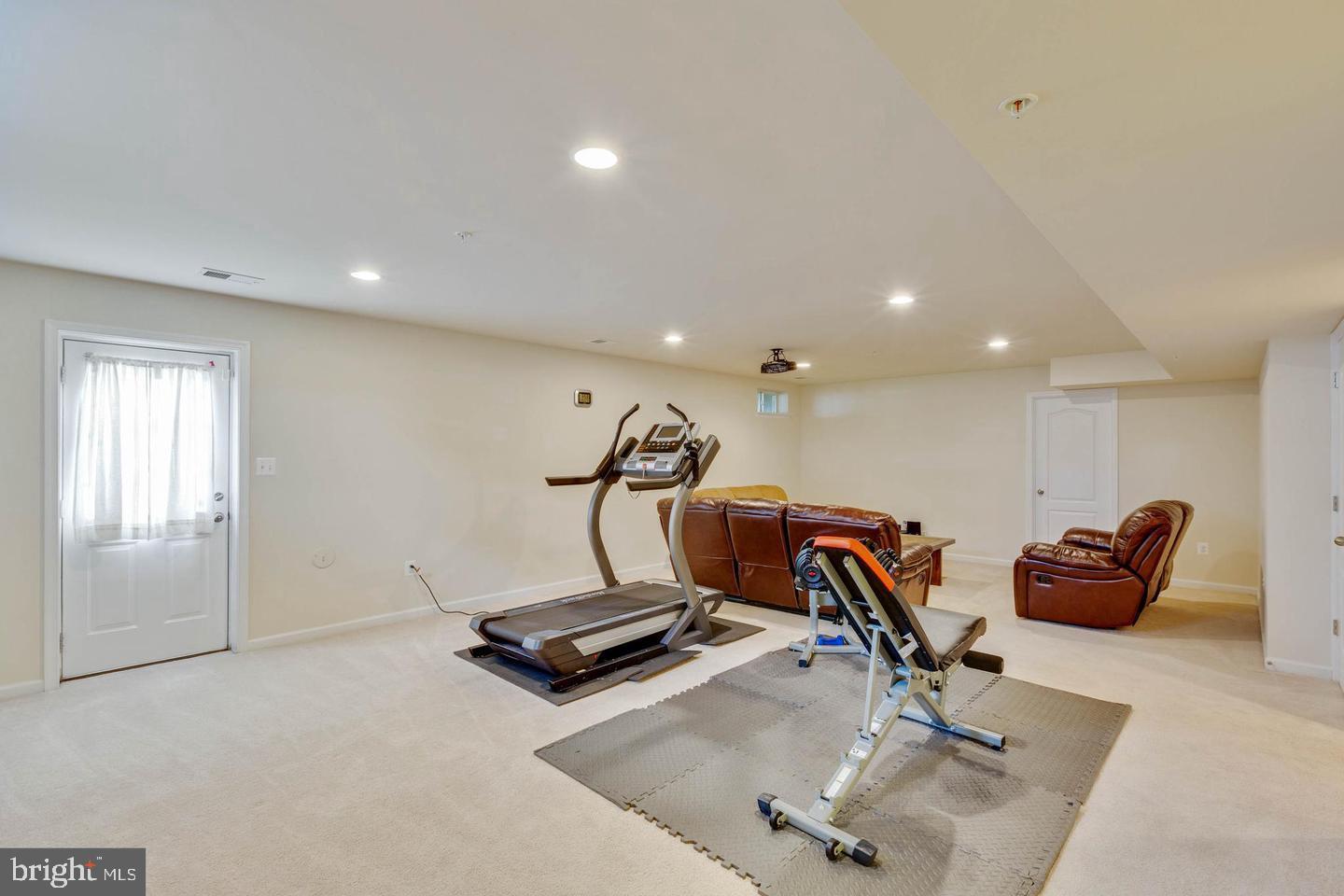 WHITE OAK - Residential