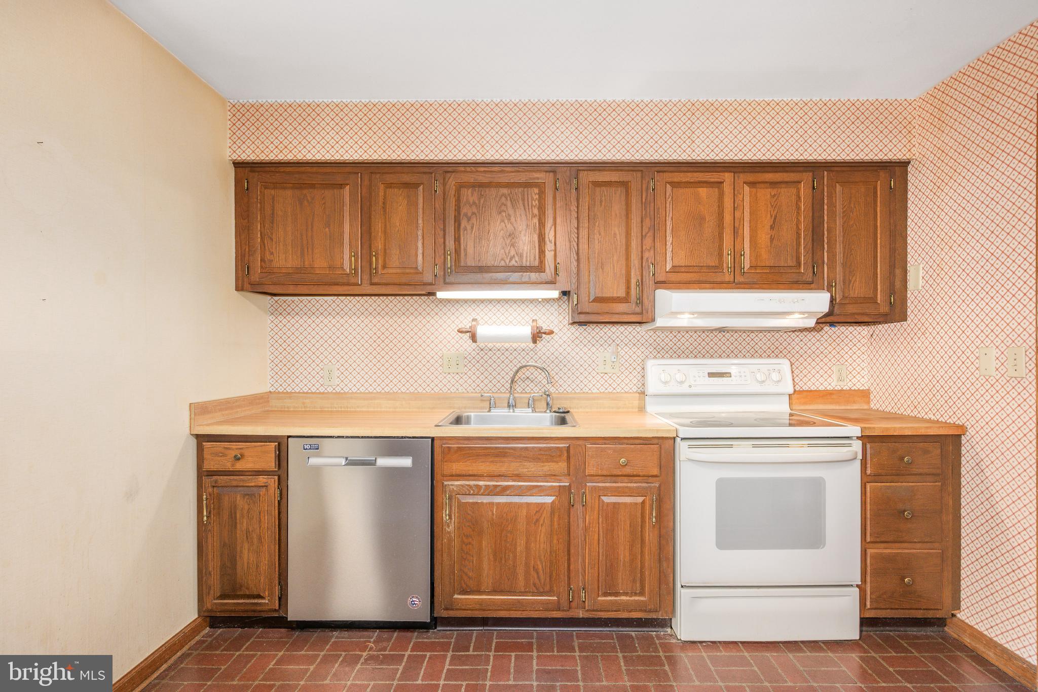 VILLAGE OF LONG REACH - Residential