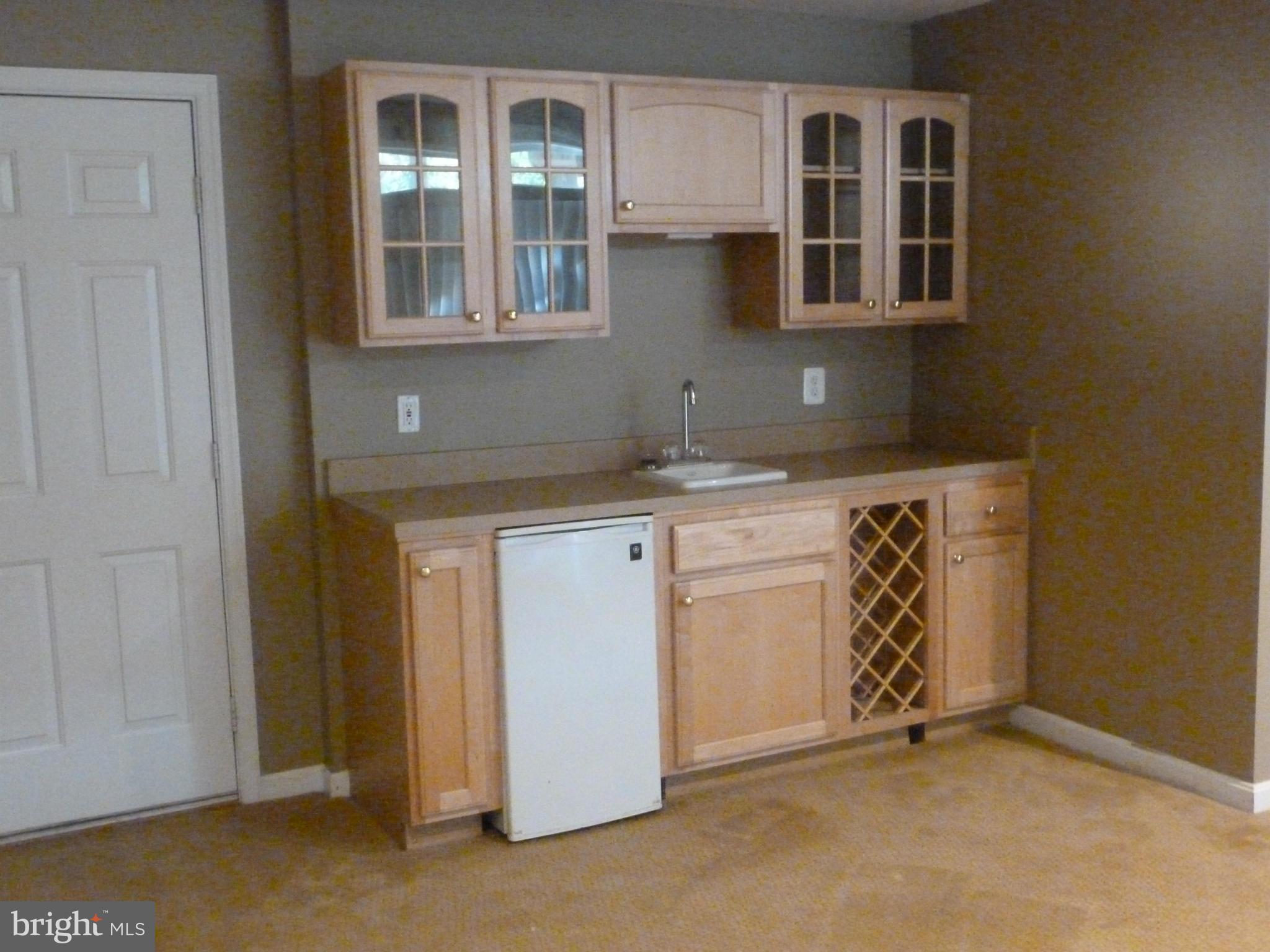 COLONNADE AT DULLES - Residential Lease