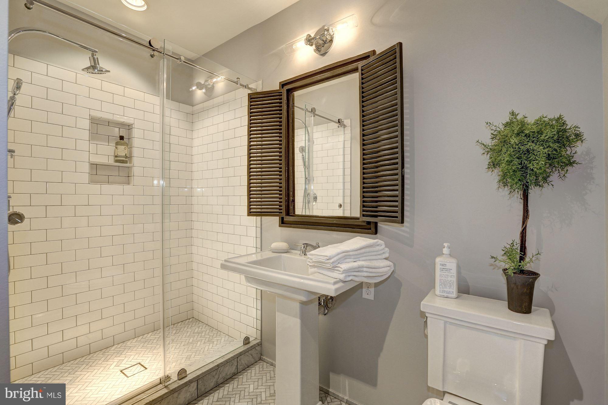 KENWOOD - Residential