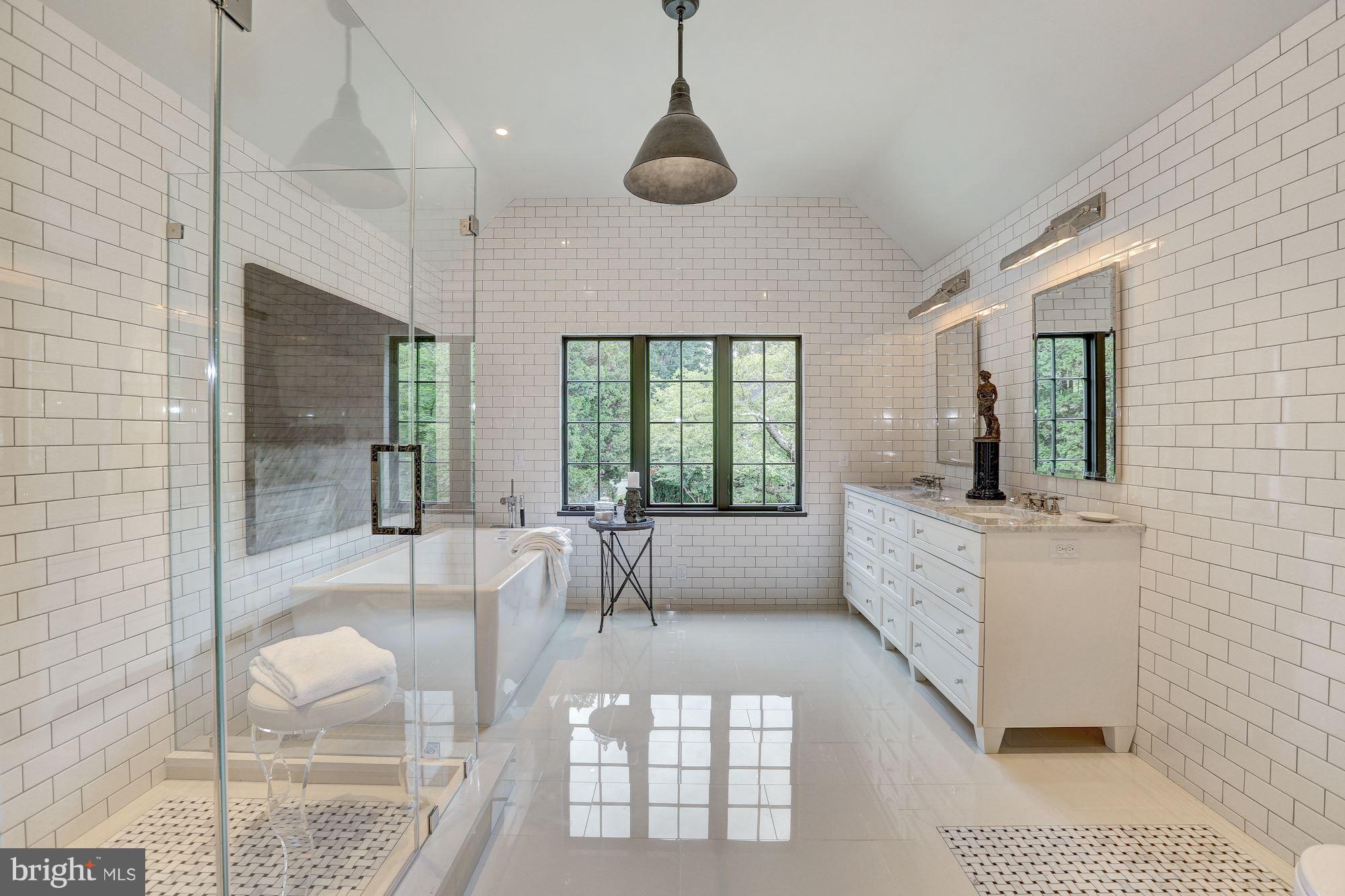 KENWOOD - Residential