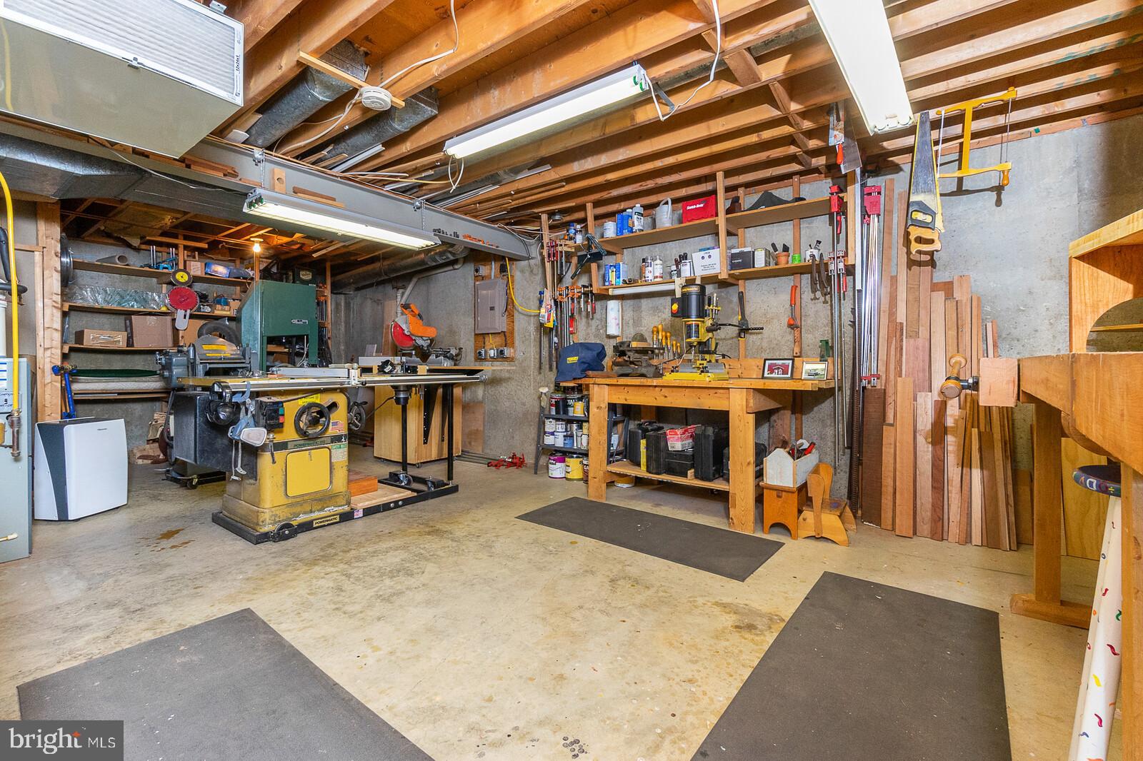 LAKEWOOD HILLS - Residential