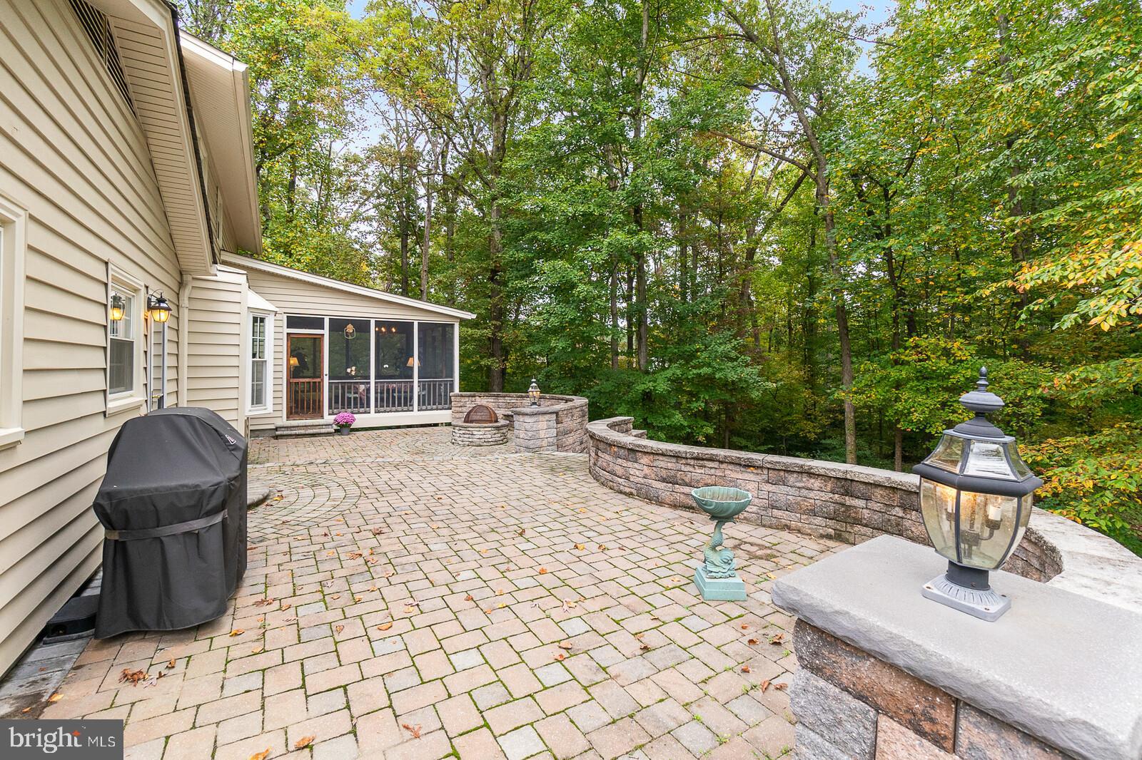 LAKEWOOD HILLS - Residential