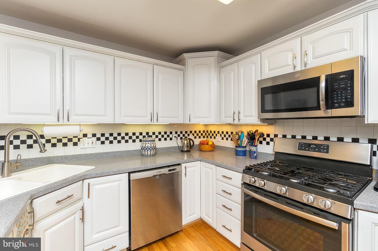 LAKEWOOD HILLS - Residential