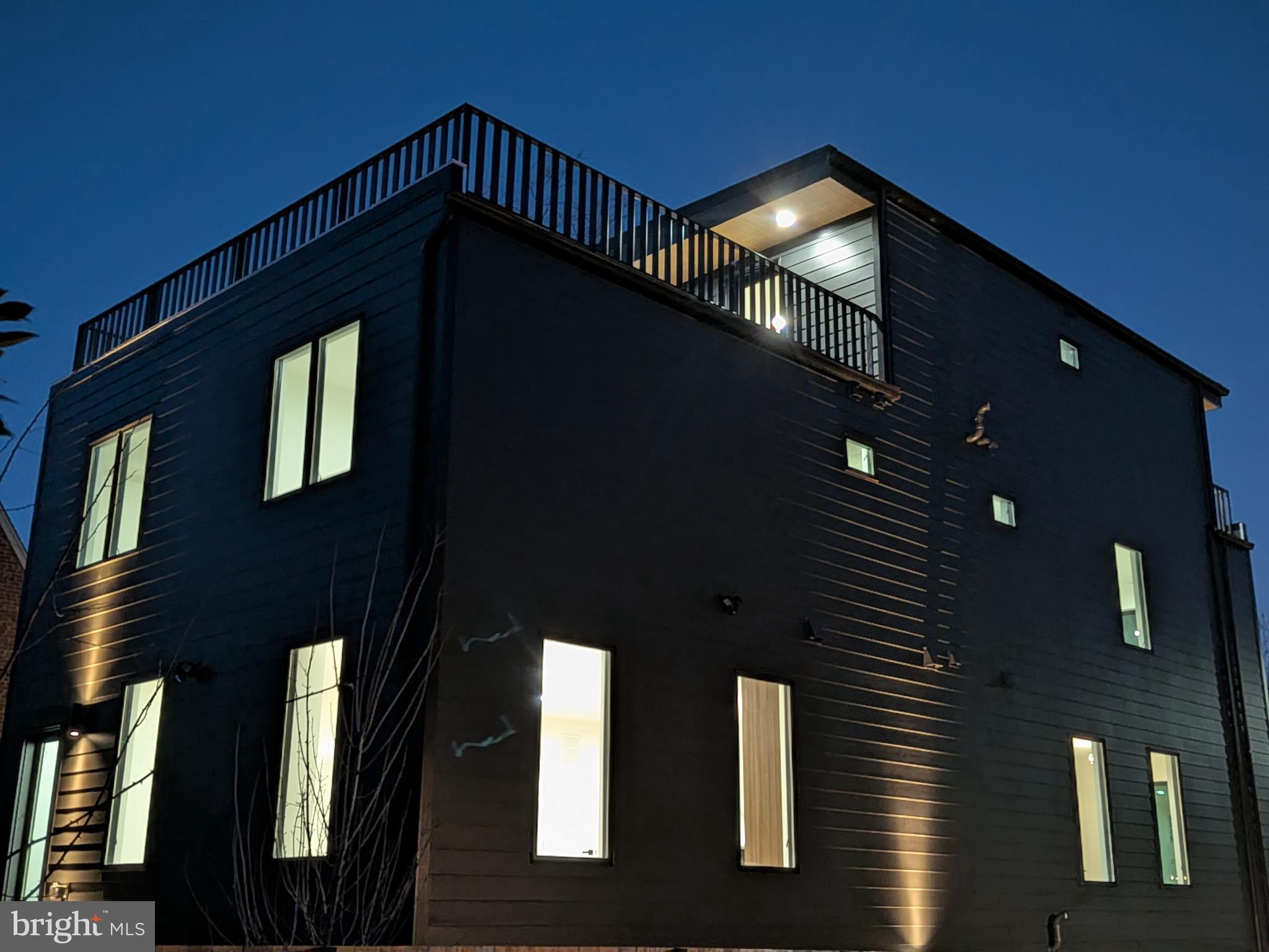 818 N EDGEWOOD STREET