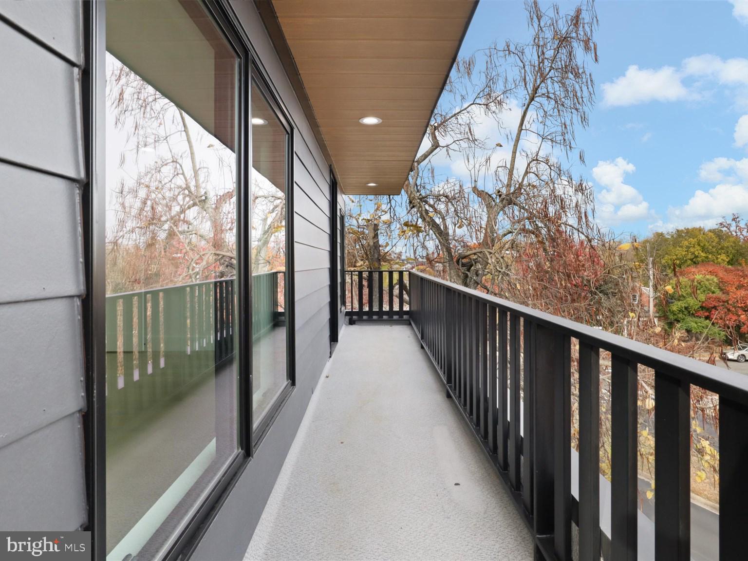 CLARENDON - Residential