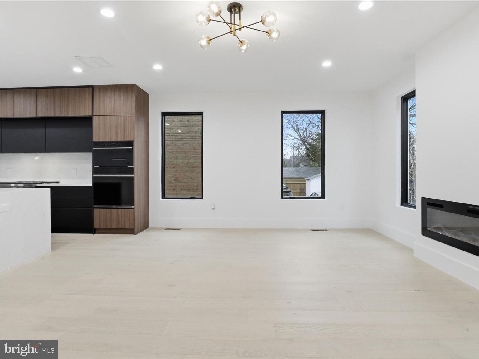 CLARENDON - Residential